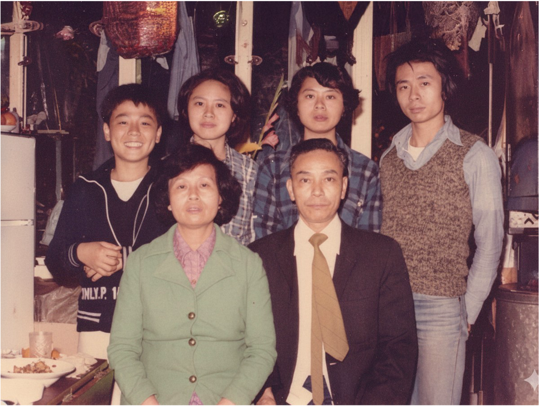 约14歲於北角宿舍全家福